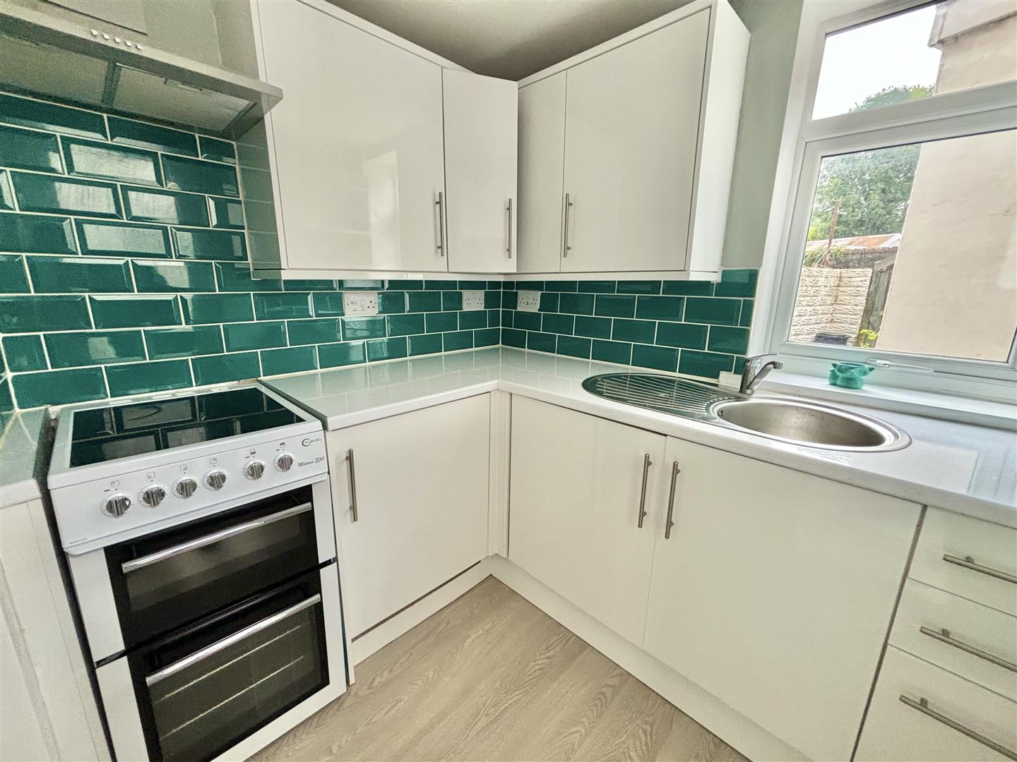 Bellevue, Penclawdd, Swansea, SA4 3YE